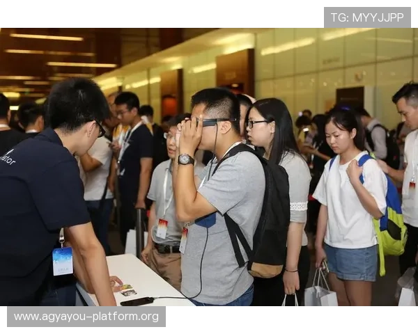 访问真人视讯官网入口，享受丰富多样的真人娱乐游戏，体验真实互动的极致乐趣